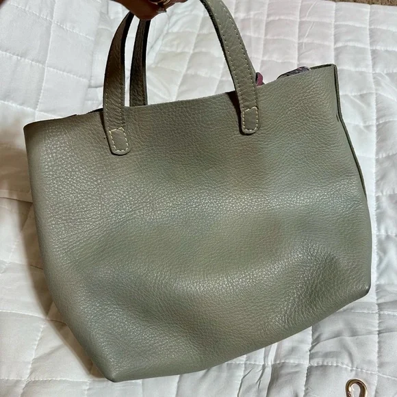 Portland Leather Nimbus medium crossbody with dragonfly and extra floral strap - Picture 3 of 7